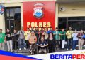Satintelkam Polres Parepare Gandeng LSM dan OKP, Bersama Bagi Takjil Jelang Buka Puasa