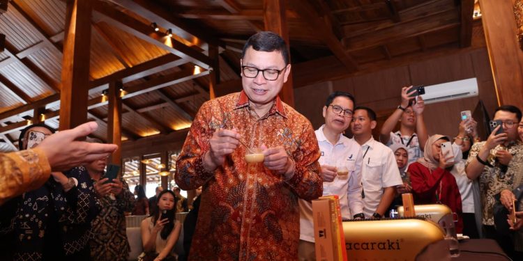 Taruna Ikrar: “Arsitek” Konsep ABG di Balik Transformasi 30 Ribu Herbal Indonesia Berstandar Global