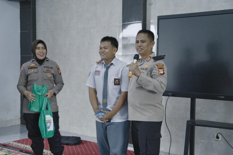 Cegah Bullying Sejak Dini, Satbinmas Polres Gowa Edukasi Pelajar SMA Negeri 19 Gowa