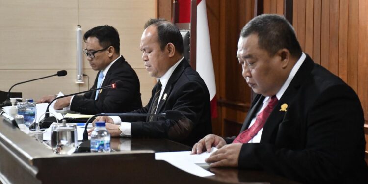 KPPU Jatuhkan Denda Rp6,7 Miliar atas Kasus Hambatan Usaha PT Laboratorium Medio Pratama