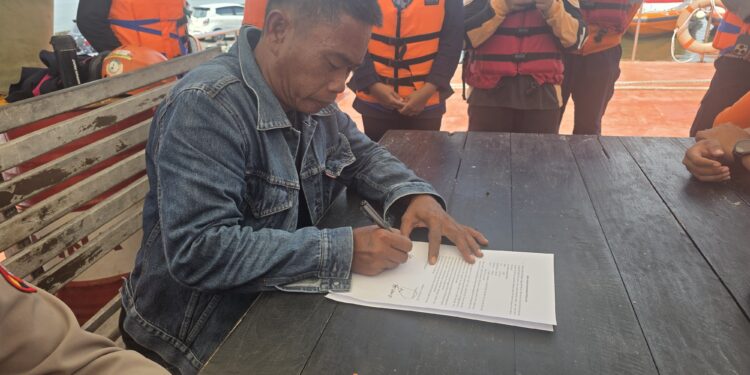 Operasi SAR Nelayan Jatuh dI Perairan NEW PORT PELINDO Resmi ditutup