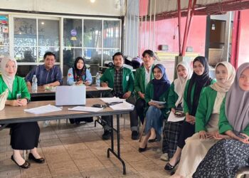 Sinergi Akademik di Ruang Dialektis: Refleksi Komprehensif Mahasiswa PLP 1 Kelompok 11 MPI UINAM di MI Ash-Shalihin