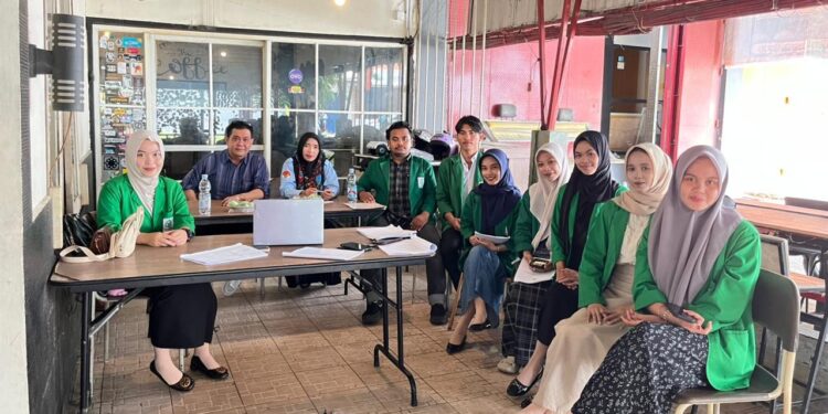 Sinergi Akademik di Ruang Dialektis: Refleksi Komprehensif Mahasiswa PLP 1 Kelompok 11 MPI UINAM di MI Ash-Shalihin