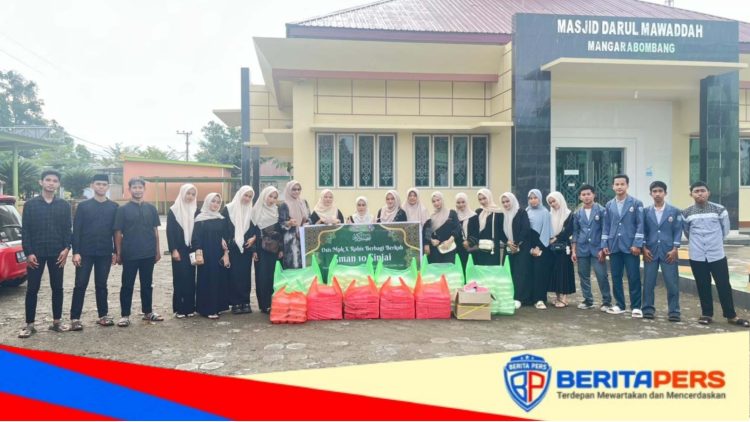 OSIS SMAN 10 Sinjai Gandeng MPK dan ROHIS Tebar Ratusan Takjil di Mangarabombang