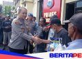 Kolaborasi dengan Baznas, Polres Parepare Salurkan Zakat Fitrah Personel kepada Warga Layak Terima