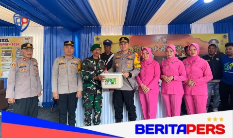 Suntik Semangat Personel, Kapolres Parepare Tinjau Pos Ketupat 2026 dan Serahkan Tali Asih