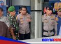 Danyon Brimob Polda Sulsel Kompol Dr. Ramli Tinjau Langsung Arus Balik Lebaran di Pelabuhan Nusantara Parepare