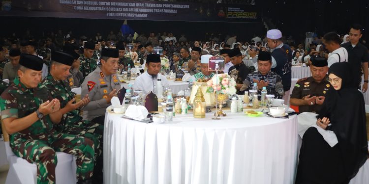 Polda Sulsel Gelar Buka Puasa Bersama TNI-Polri dan Forkopimda Sulsel, Dirangkaikan Peringatan Nuzulul Qur’an 1447 H/2026 M