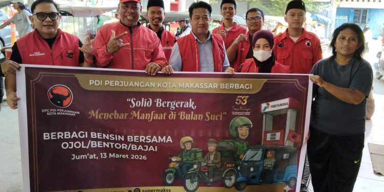 PDIP Makassar Bagikan 200 Voucher BBM untuk Ojol dan Bentor