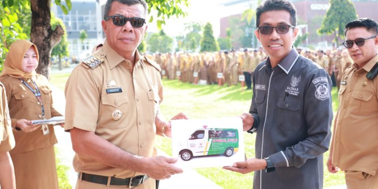 BAZNAS Serahkan Ambulance untuk Dukung Layanan Rumah Sehat di Bulukumba