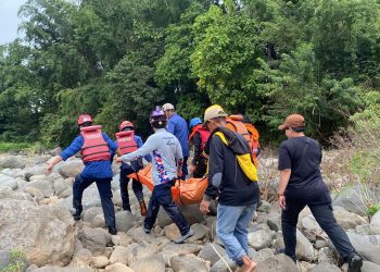 Air Bah Sungai Kalimborang di Maros, Dua Wisatawan Tewas