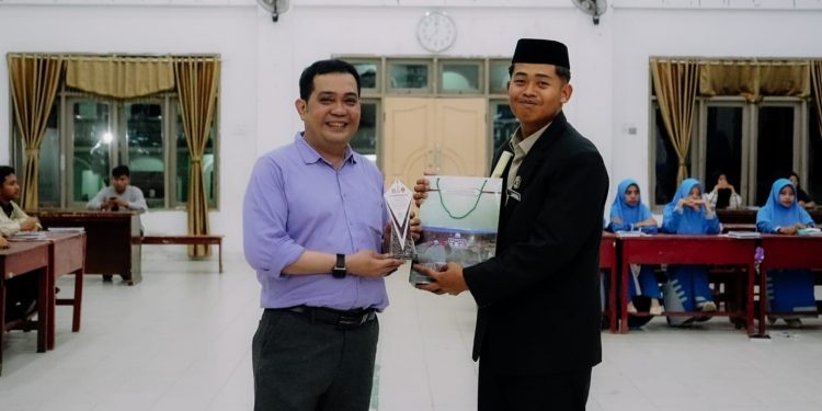 Membuka Cakrawala Internasional Melalui Hypnotherapy: Pembekalan Intensif Santri TMI 2026 Bersama Coach Muh Anwar. HM