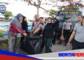 Polres Parepare Kerahkan Personel, Sinergi Bersih Pantai Cempae Bersama TNI dan Pemkot