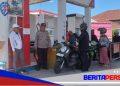 Bhabinkamtibmas Polsek Soreang Lakukan Pemantauan SPBU, Pastikan Situasi Tetap Kondusif