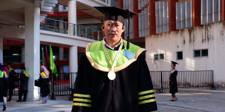 Perwira Polisi Raih Doktor Cumlaude di UNM, AKP Andi Rahmatullah Cetak Prestasi Gemilang