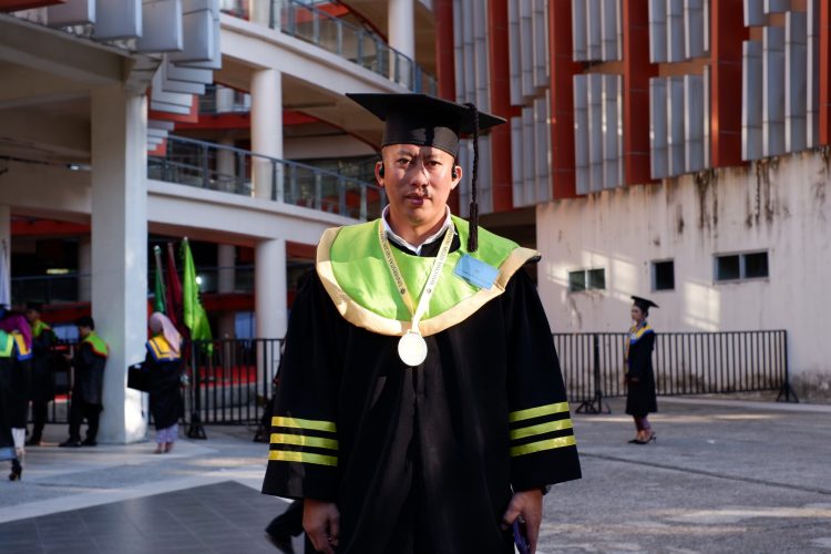 Perwira Polisi Raih Doktor Cumlaude di UNM, AKP Andi Rahmatullah Cetak Prestasi Gemilang