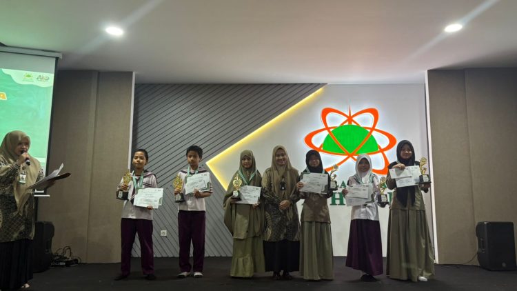 AIO Vol. III Sukses, Lahirkan Generasi Berprestasi dan Religius