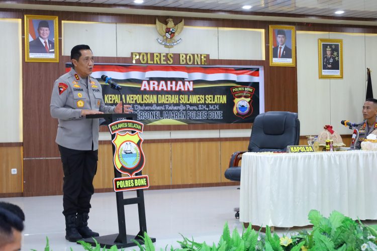 Kapolda Sulsel Kunjungi Polres Bone, Tekankan Disiplin, Integritas, dan Pelayanan Prima
