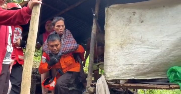 Tersesat di Hutan Battang Barat, Indo Rampa Ditemukan Selamat oleh Tim SAR Gabungan
