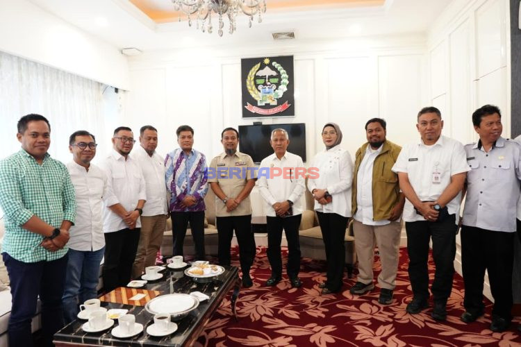 Gubernur Sulsel Usul Skema Modal Tanpa Bunga, IKA Unhas Jadi Motor Penggerak