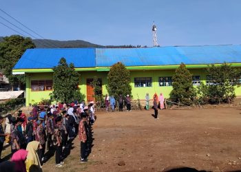 Semangat Kartini Muda Memancar di Pelataran MI dan MTS Ma’arif Bolaromang