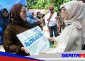 Mata Berkaca-kaca, Iis Ariska Terima Santunan BPJS dari Bupati Gowa: “Terima Kasih Telah Peduli Nasib Kami”