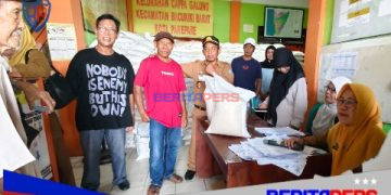 Pemkot Parepare Salurkan Bantuan Pangan Beras dan Minyak Goreng di Kelurahan Cappa Galung
