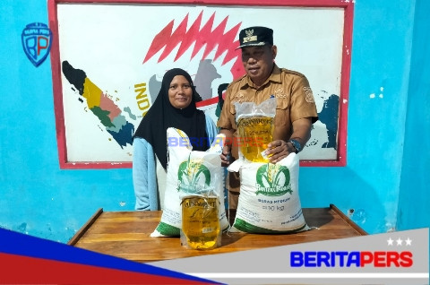 Ringankan Beban Ekonomi Warga, Kades Bentang Salurkan Bantuan Sembako untuk 157 KK