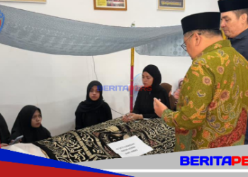 Sampaikan Duka Mendalam, Bupati Takalar Daeng Manye Melayat ke Rumah Duka Mertua Sekda