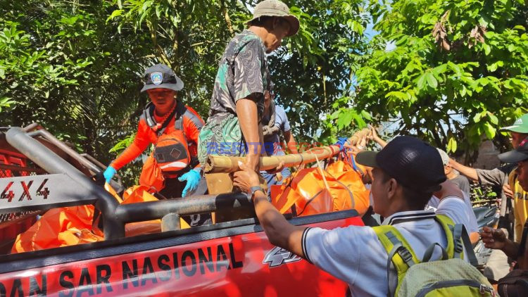 Basarnas Makassar Temukan Kedua Korban Terseret Arus Sungai Buakkang dalam Kondisi Meninggal Dunia