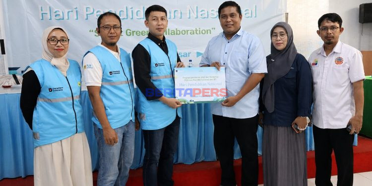 PLN Icon Plus SBU Sulawesi & IBT Dorong Literasi Digital dan Penghijauan Sekolah di Hari Pendidikan Nasional