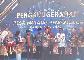 Desa Pakatto Raih Penghargaan Desa Matang Pengadaan Sari LKPP RI