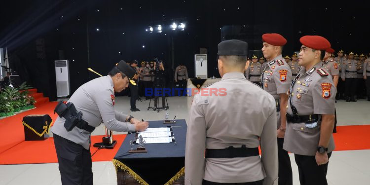 Kapolda Sulsel Pimpin Pelantikan Wakapolda dan Dirreskrimum serta Sertijab Dirreskrimsus, Tekankan Dukungan dan Soliditas Jajaran