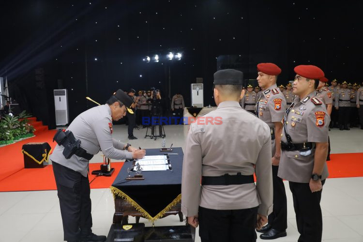 Kapolda Sulsel Pimpin Pelantikan Wakapolda dan Dirreskrimum serta Sertijab Dirreskrimsus, Tekankan Dukungan dan Soliditas Jajaran