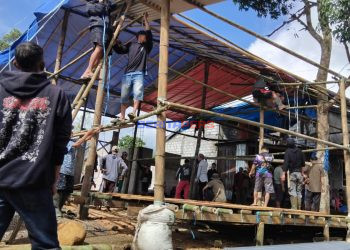 Tradisi ‘Assombung Bola’: Potret Kehangatan dan Deru Gotong Royong Warga Bolaromang Jelang Hari Bahagia
