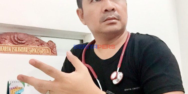 Dokter koboi launching Buku di Malaysia , Taruna Ikrar : Dalam Bersahabat Jangan Seperti Bayangan Ada saat terang dan hilang saat gelap