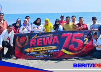 Rayakan Hari Jadi ke-2 di Pantai Angin Mammiri, Komunitas REWA Berkomitmen Jaga Nilai Siri’ Na Pacce