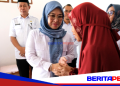 Tangis Haru Jumriani Pecah Saat Dijenguk Bupati Gowa: Terima Kasih Ibu Bupati, Kami Kini Bisa Tidur Nyaman