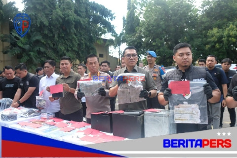 Ditreskrimum Polda Sulsel Gelar Konferensi Pers Pengungkapan Tindak Pidana Pencurian dengan Pemberatan dan Penadahan