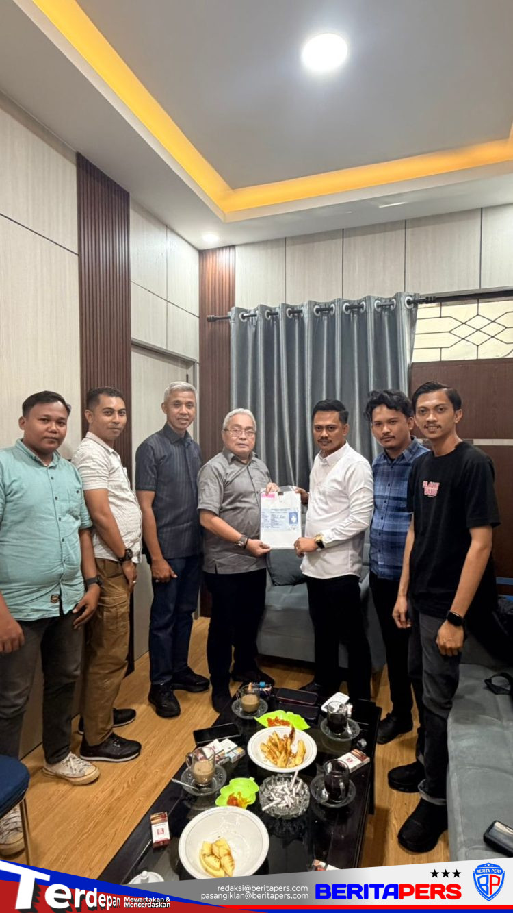 Gerak Misi Serahkan Bukti Dugaan Penyalagunaan Wewenang Dan Pencabutan Beasiswa Doktoral Putri Daerah Ke DPRD Gowa