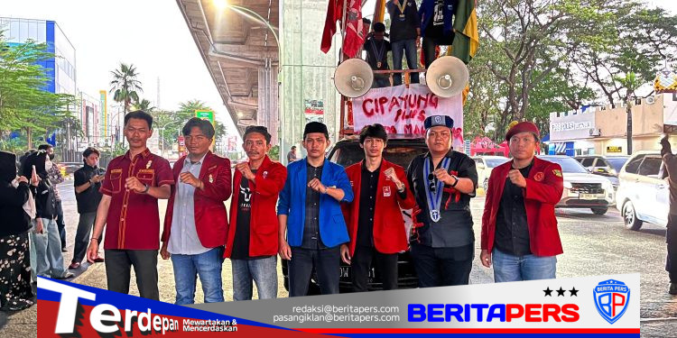 Cipayung Plus Kota Makassar Menggugat Gelar Aksi di DPRD Sulawesi Selatan, Soroti Berbagai Persoalan Nasional dan Daerah