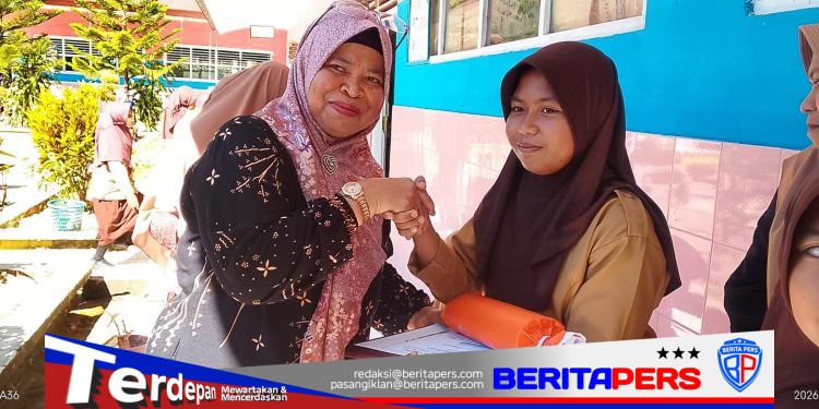 Penuh Haru dan Kebanggaan, UPTD SDN 157 Inpres Nahung Lepas Siswa Kelas VI dan Bagikan Rapor