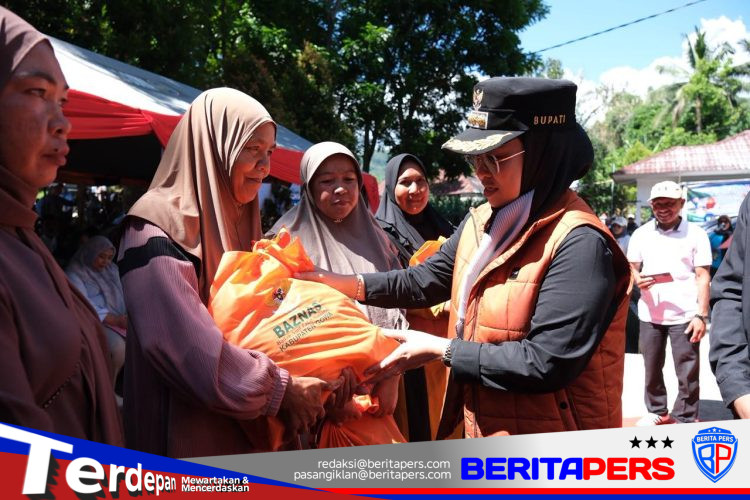 Evaluasi Satu Tahun Program ODOD, Bupati Gowa Sitti Husniah Talenrang Blusukan ke Parigi Serahkan Bedah Rumah