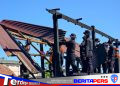 Hari Kedua Pasca kebakaran dua unit rumah, Tim SAR Brimob Sulsel Bersama BPBD Bersihkan Puing-puing