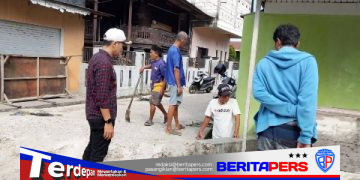 Kerja Bakti Bersama Warga, Lurah Sawitto Pimpin Pembersihan Drainase Demi Ciptakan Lingkungan Bersih dan Sehat