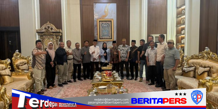 ​Sederet Tokoh Agama dan Adat Gowa Sambangi Rujab, Support Bupati Husniah Talenrang