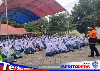BTB Bulukumba Beri Materi Mitigasi Bencana di MPLS SMA 6 Herlang