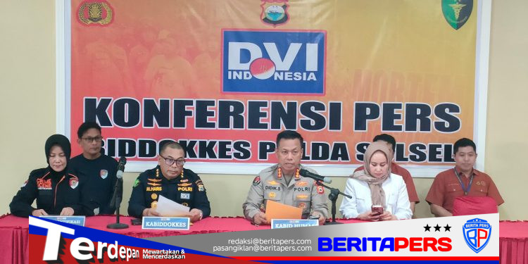 Konferensi Pers Biddokkes Polda Sulsel Terkait Penanganan Laka Laut KM Nurul Salsa di Perairan Selayar