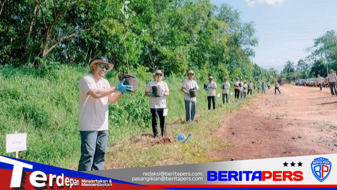 Komitmen Hijau di Pomalaa: Aksi Penanaman Pohon PT Vale Sasar Lingkungan Sekolah