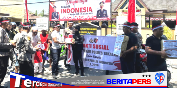 ​Semarakkan HUT RI ke-81, Sat Intelkam Polres Takalar Bagi Sembako dan Bendera Merah Putih ke Ojol dan Warga